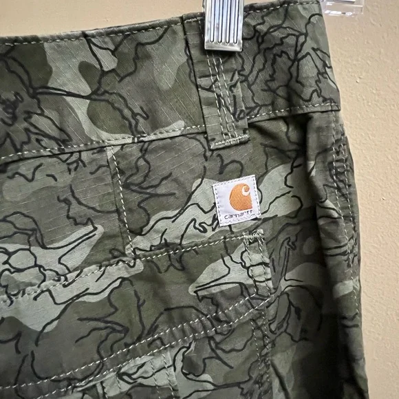 🆕Carhart  Women’s cargo Camouflage Shorts.          CC - Picture 5 of 9
